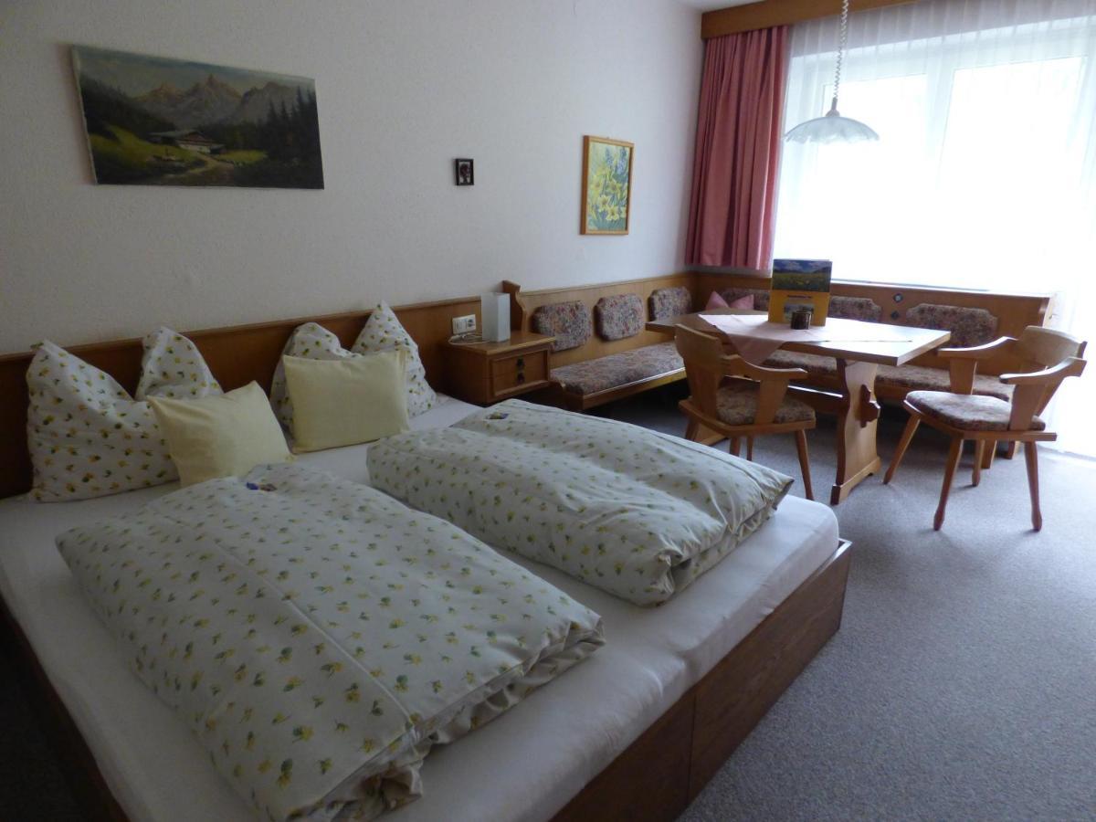 Haus Alpenland Hotel Tannheim Bagian luar foto