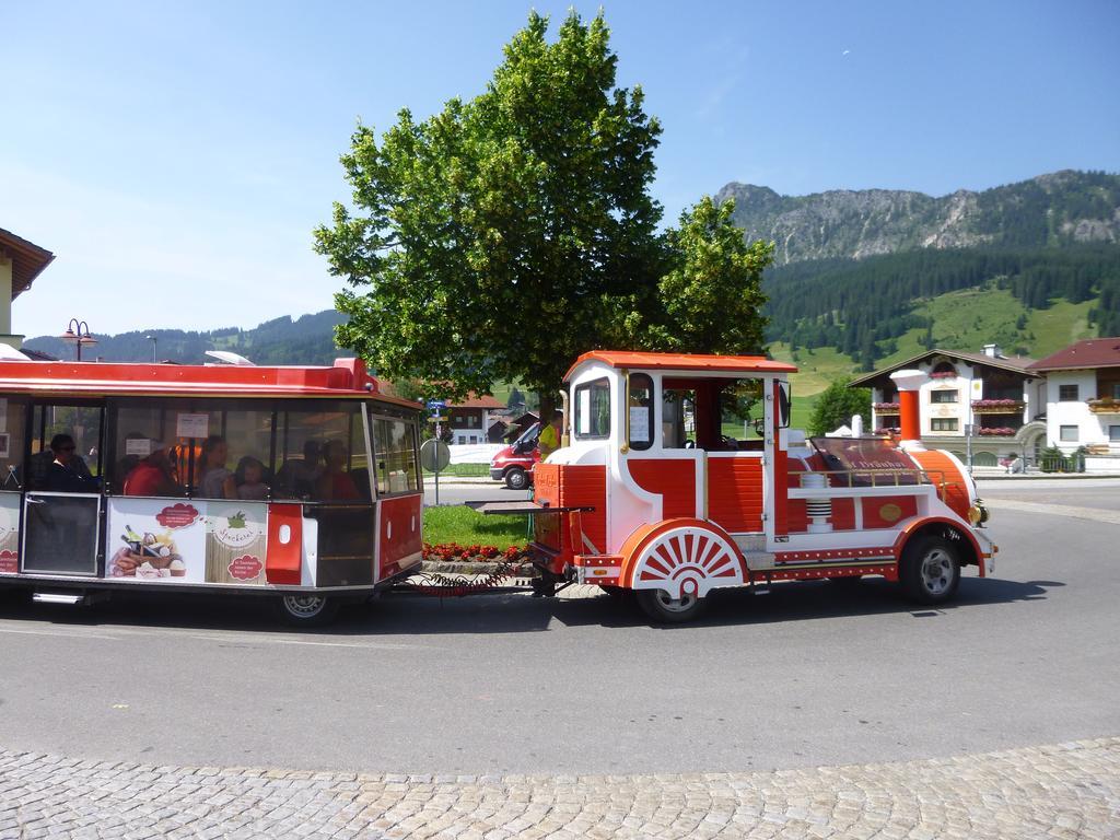 Haus Alpenland Hotel Tannheim Bagian luar foto