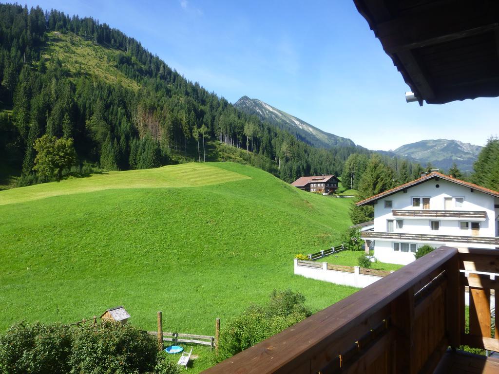 Haus Alpenland Hotel Tannheim Bagian luar foto